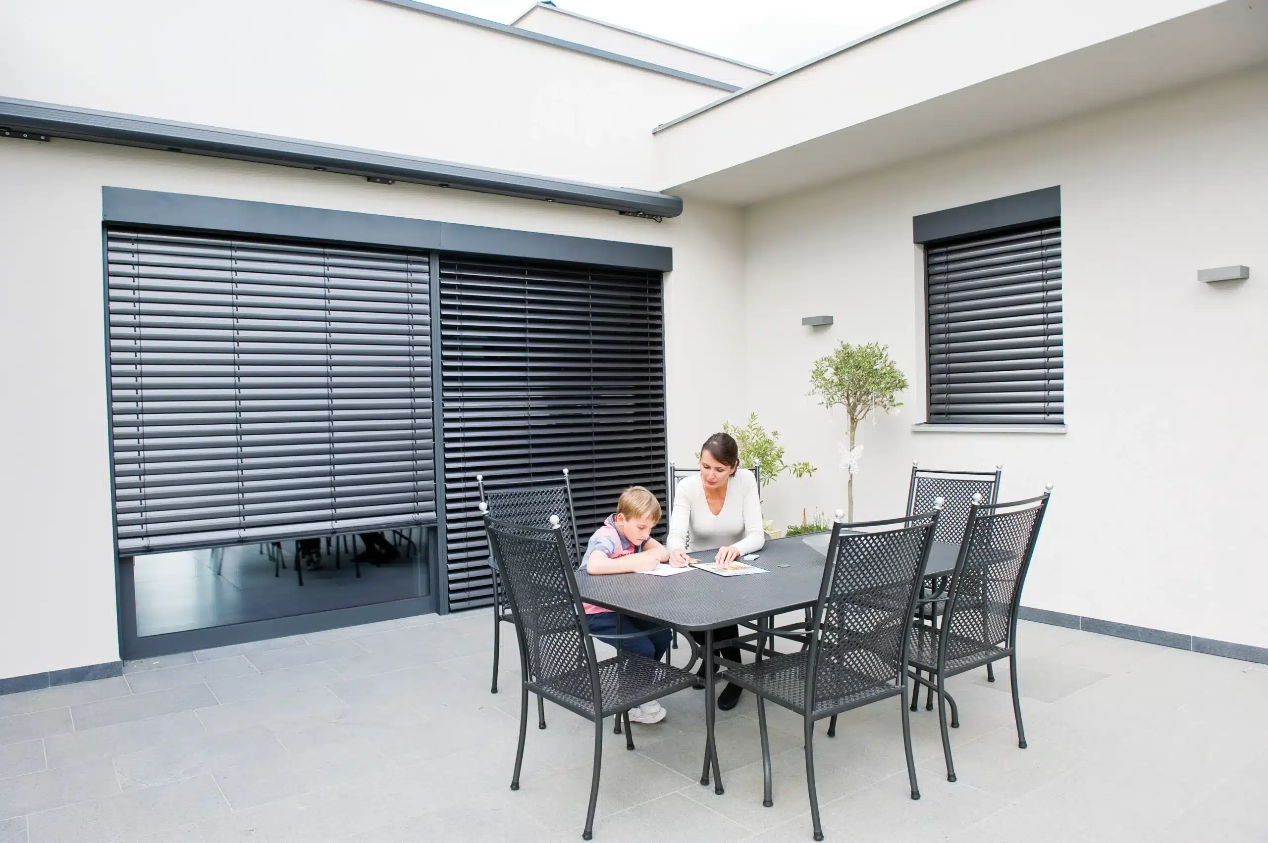 Brise soleil orientable pour terrasse - Fenêtres du Léman
